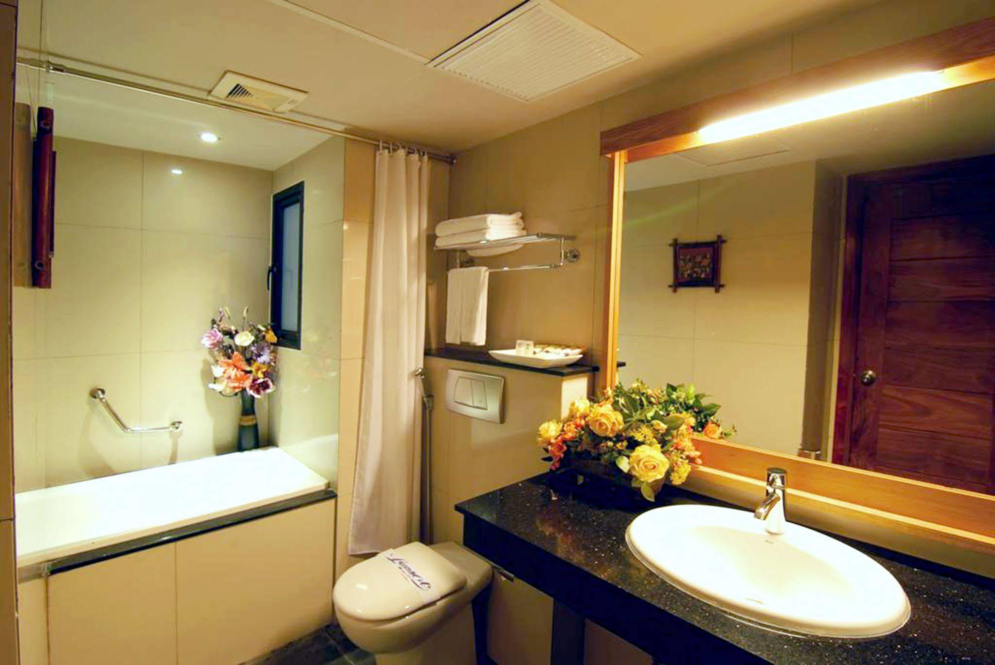 Hanoi Eternity Hotel Esterno foto